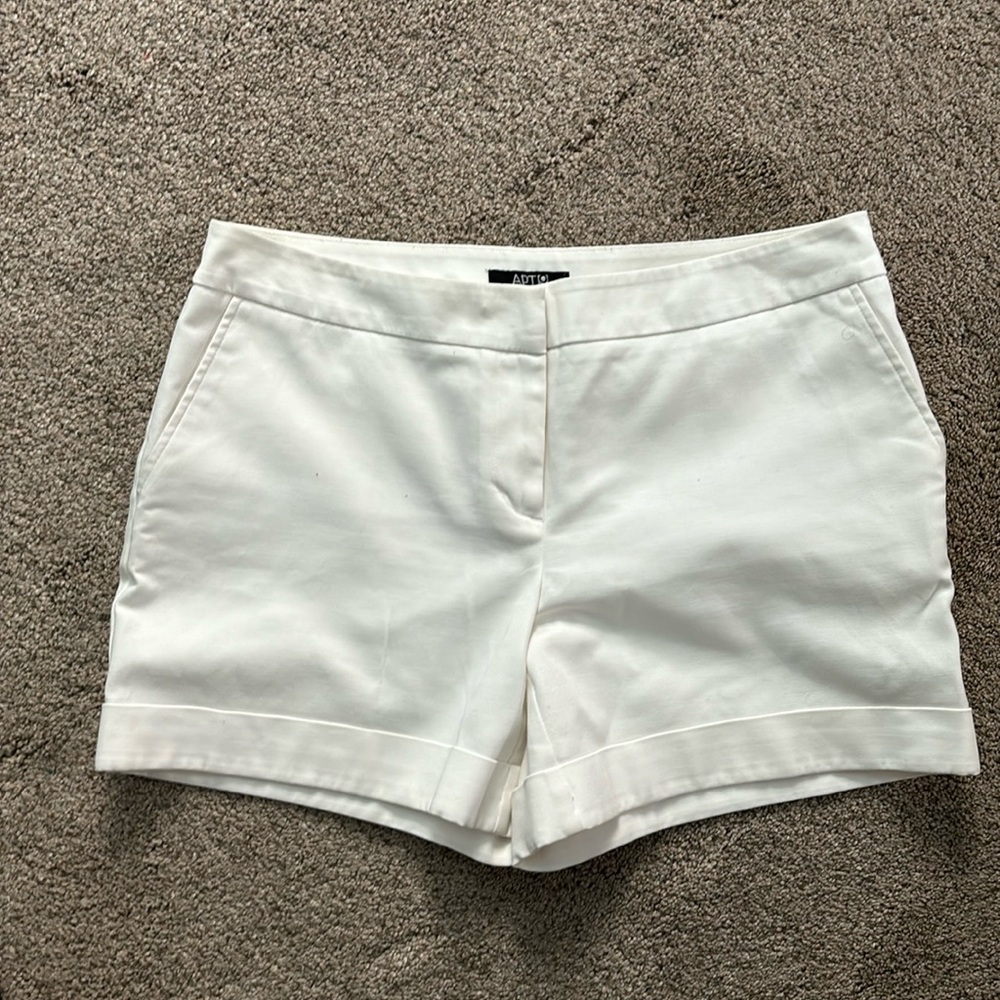 Apt. 9 White Cotton shorts with cuffs